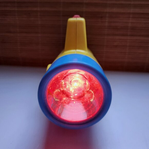 Playskool Flashlight Vintage 1986 Red Green Colour Changing Works Yellow & Blue - Picture 9 of 10